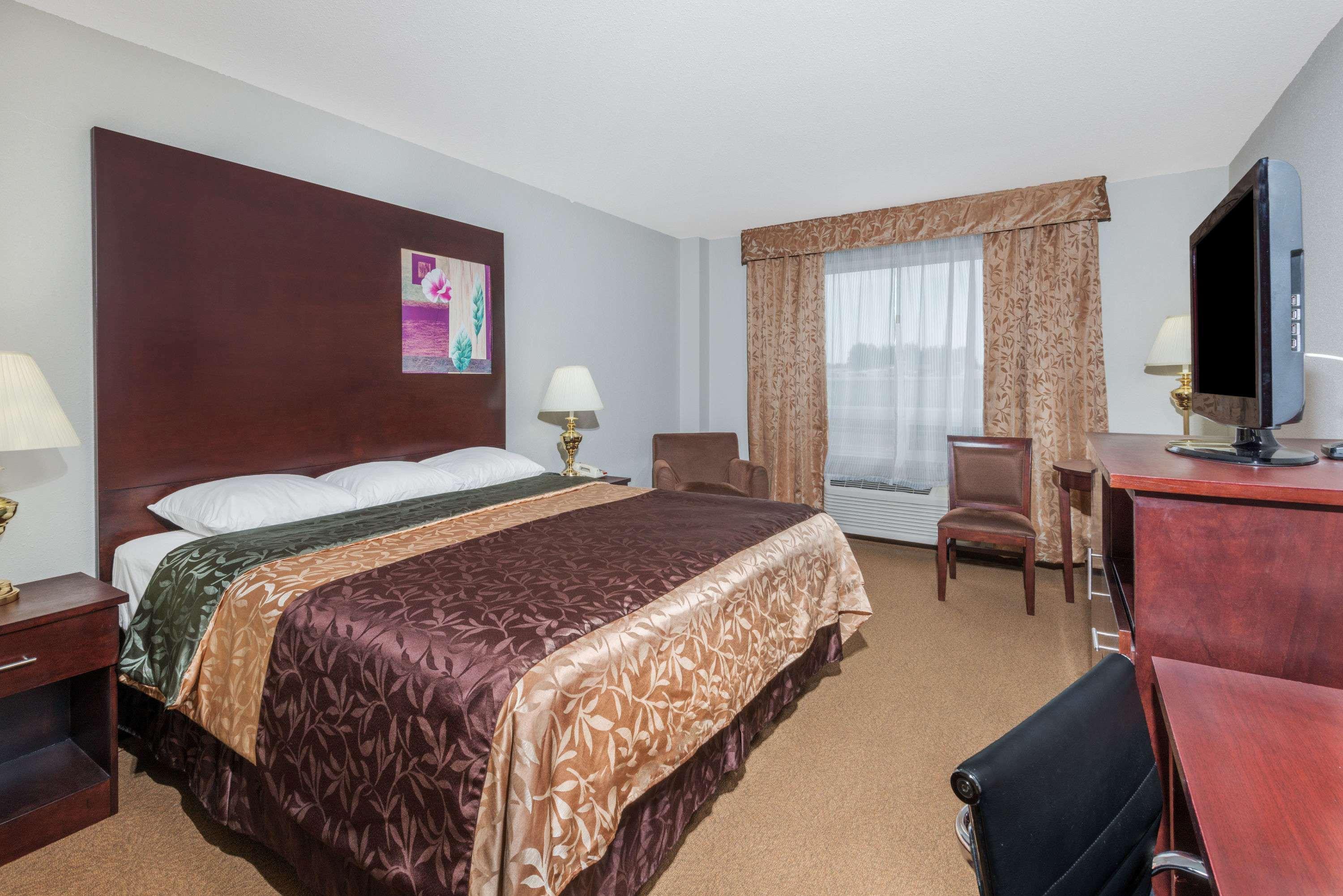 Super 8 By Wyndham Innisfail Esterno foto