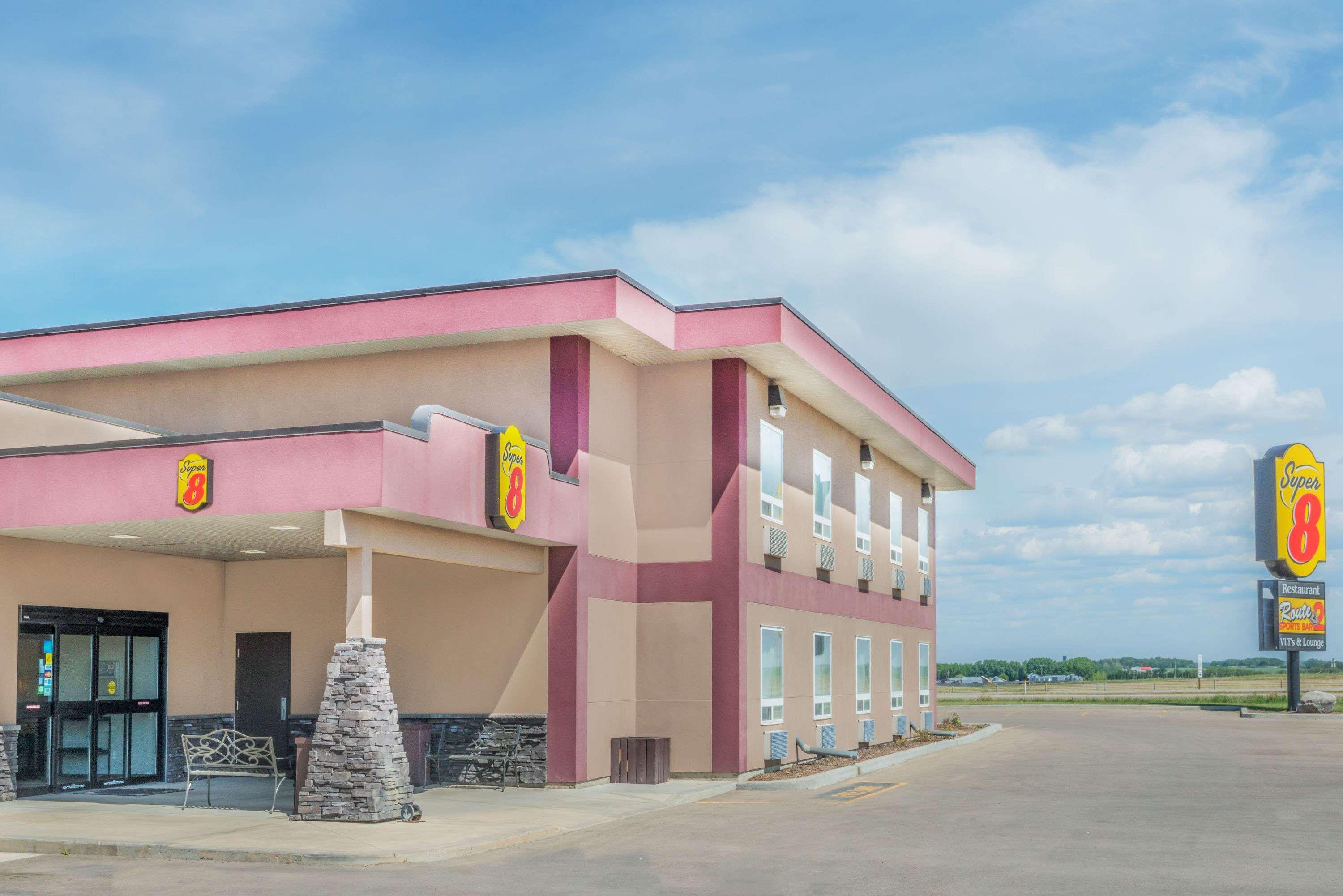 Super 8 By Wyndham Innisfail Esterno foto