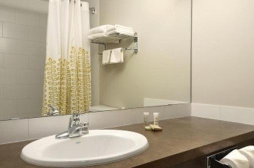 Super 8 By Wyndham Innisfail Esterno foto